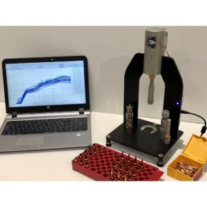 AMP Press – Motorisierte Präzisionspresse für Geschosssetzen & Seating-Force-Analyse