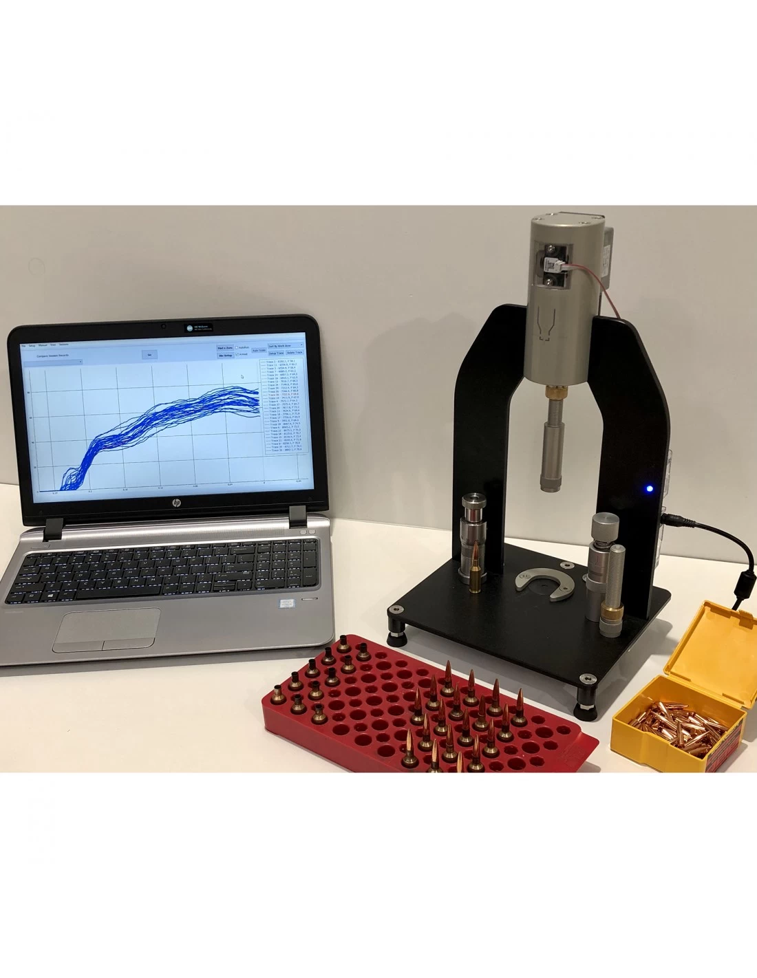 AMP Press – Motorisierte Präzisionspresse für Geschosssetzen & Seating-Force-Analyse